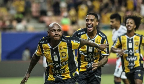 Matheus Serafim faz no último minuto e Amazonas vence o Operário (PR) na Arena da Amazõnia
