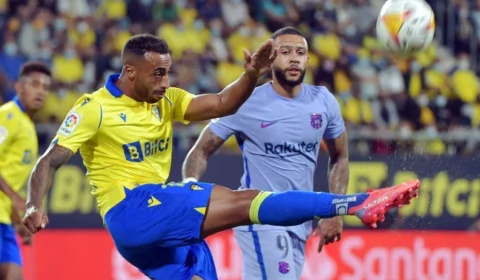 Amazonas FC anuncia chegada de Carlos Akapo, capitão de seleção africana