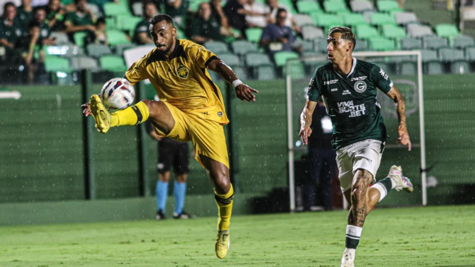Amazonas estreia na Série B com derrota para o Goiás fora de casa