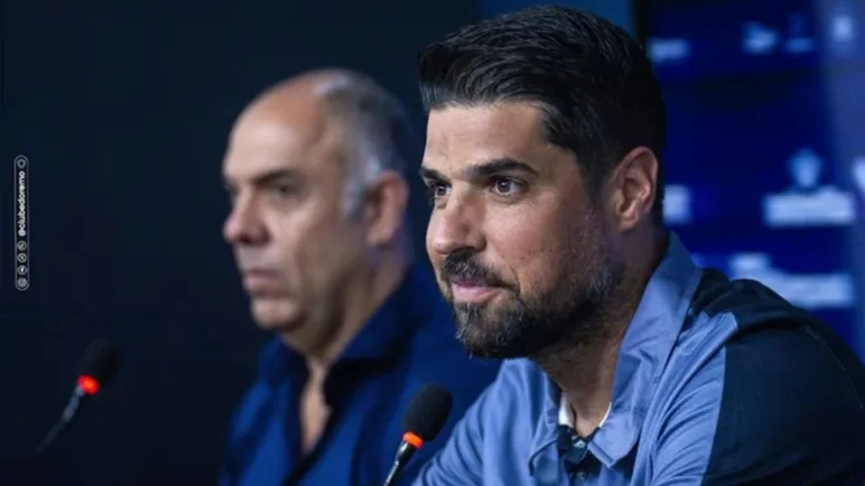 Clube do Remo anuncia saída do técnico Antônio Oliveira após derrota na Série B