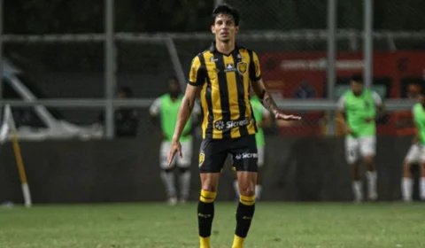 Amazonas FC: Iverton Sofre Lesão Grave e Desfalca a Equipe por Longo Período