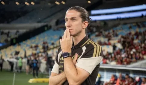 Flamengo demite Filipe Luís mesmo após goleada e anuncia novo comando técnico