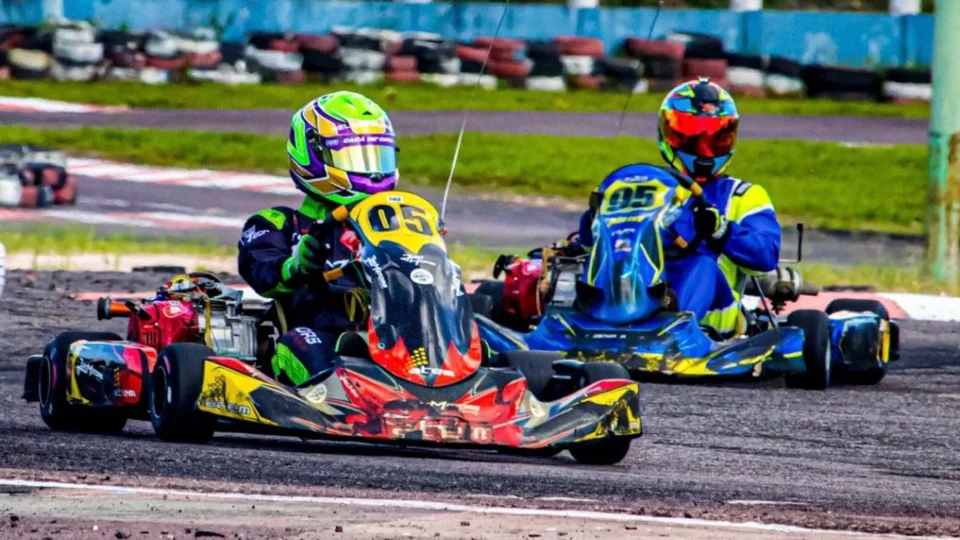 Paulinho De’Carli prestigia 2ª etapa do Amazonense de Kart e participa da transmissão oficial em Manaus