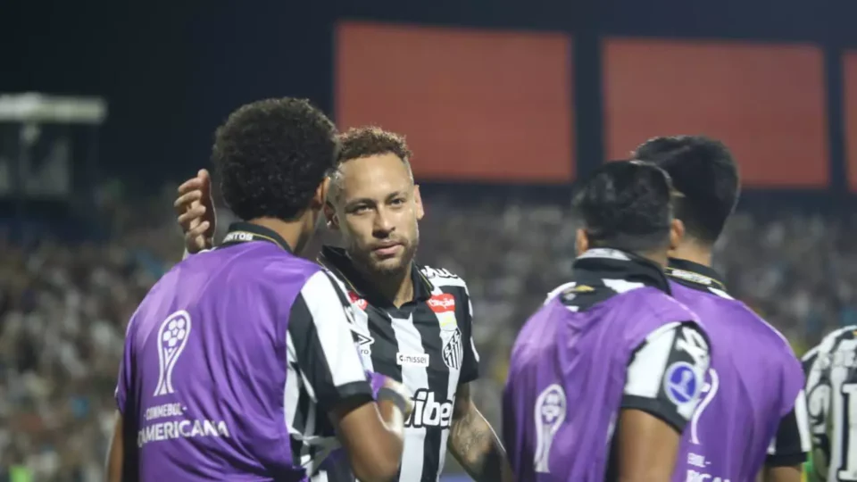 Neymar pede desculpas a Robinho Jr. após confusão em treino do Santos