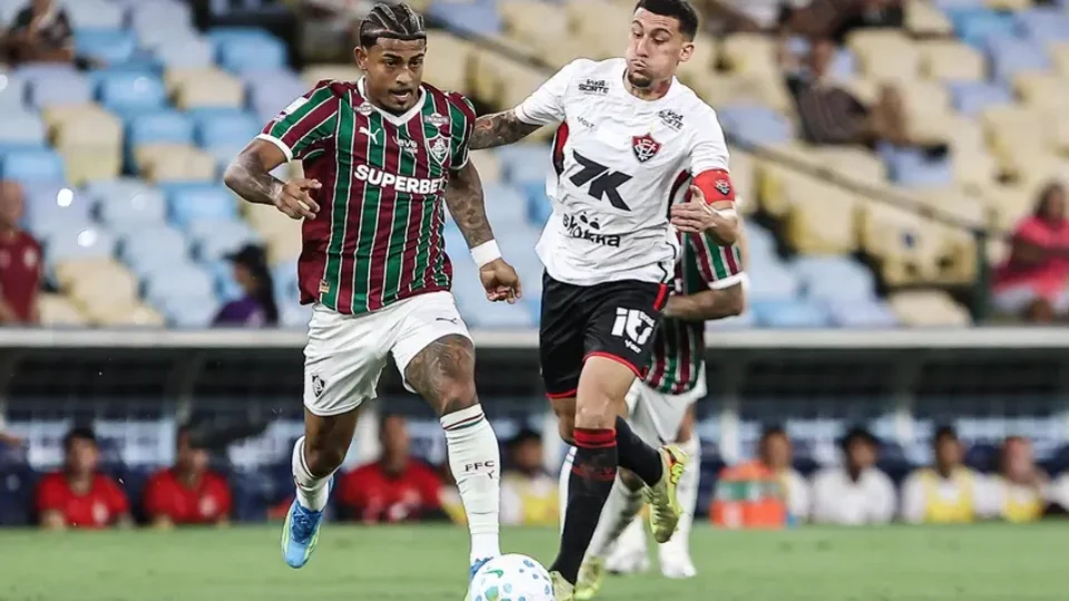 Fluminense sofre, busca empate no fim e evita derrota para o Vitória no Maracanã