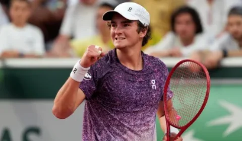 João Fonseca entra para a história ao se tornar o mais jovem a vencer Djokovic em um Grand Slam