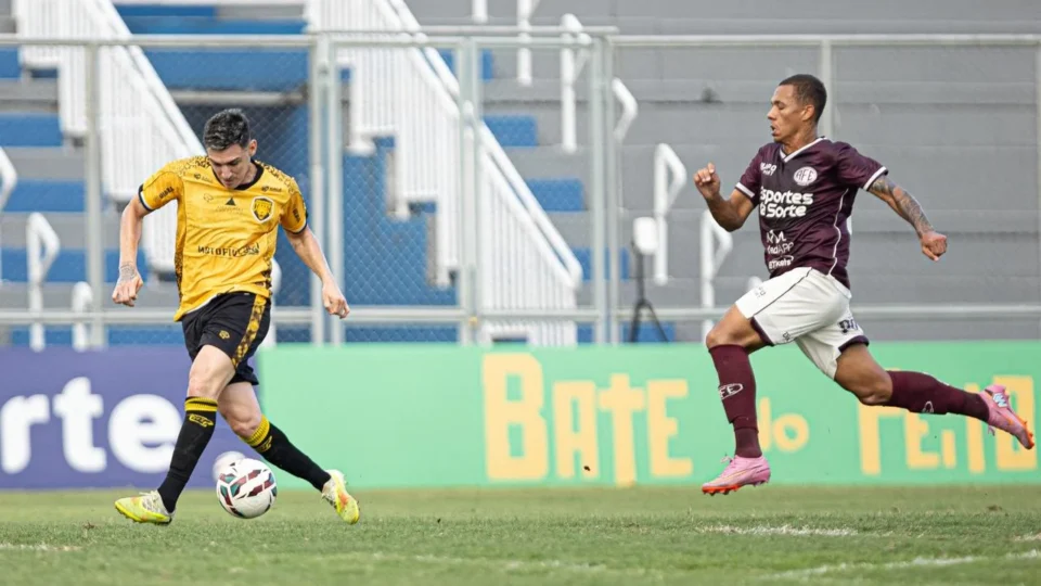 Amazonas perde de virada para a Ferroviária e jogo é marcado por caso de racismo