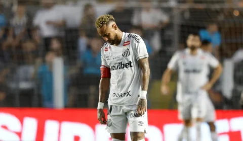 Lesão na panturrilha de Neymar é diagnosticada dias antes da estreia na Copa do Mundo