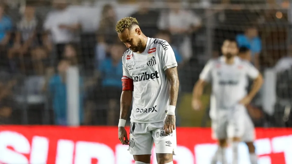 Lesão na panturrilha de Neymar é diagnosticada dias antes da estreia na Copa do Mundo