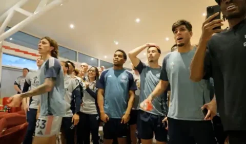 Arsenal é campeão inglês após 22 anos com tropeço do Manchester City