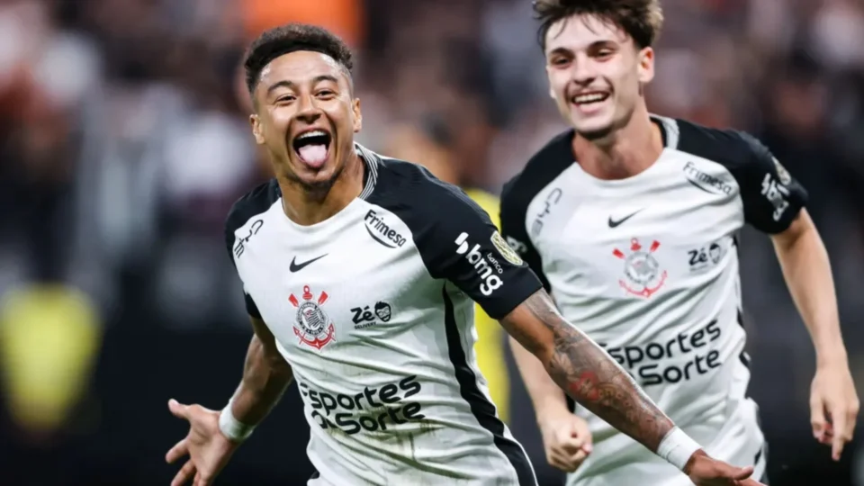 Corinthians vence o Peñarol e fica perto da classificação na Libertadores