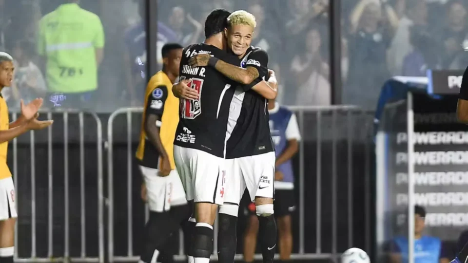 Vasco vence o Olimpia em São Januário e sai de lanterna à líder do grupo