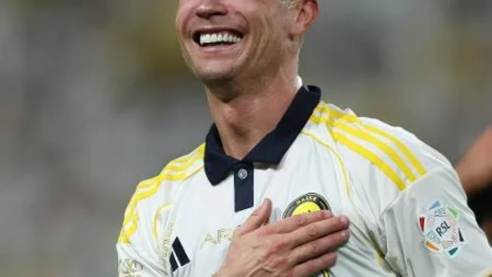 Cristiano Ronaldo marca duas vezes, Al-Nassr goleia e Jorge Jesus conquista título saudita