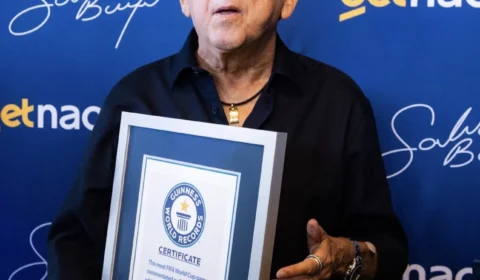 Galvão Bueno entra para o Guinness Book como narrador com mais Copas do Mundo na história