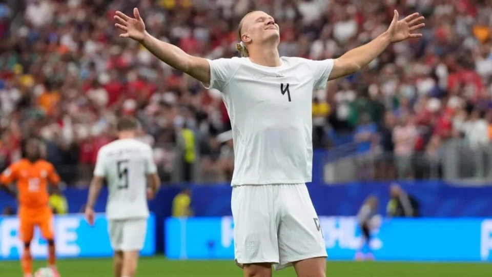 Haaland decide, Noruega elimina Costa do Marfim e será o adversário do Brasil nas oitavas da Copa