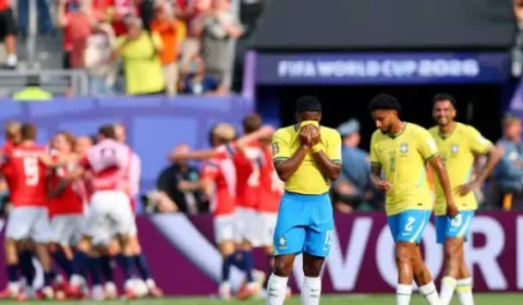 Brasil iguala pior campanha em 36 anos e volta a cair antes das quartas de final