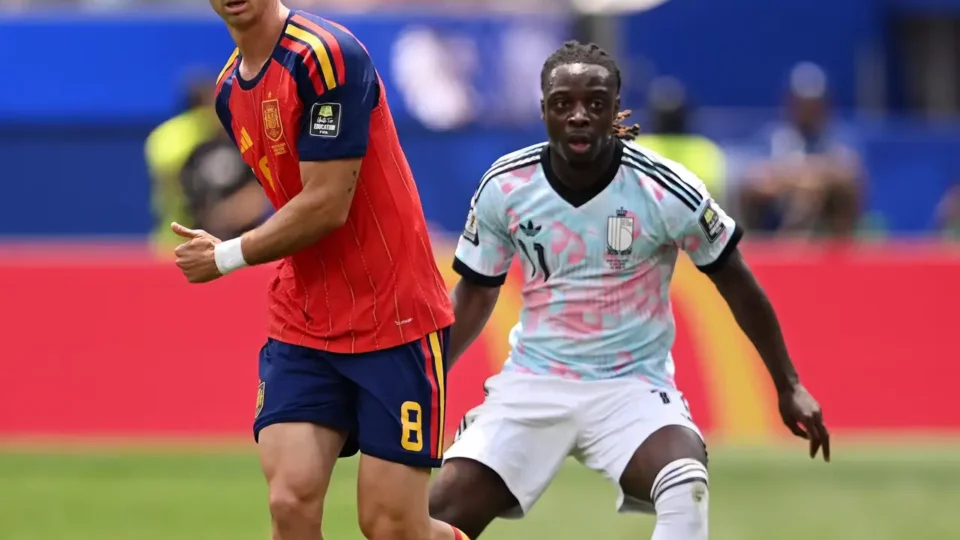 Espanha vence a Bélgica no fim e volta à semifinal da Copa após 16 anos