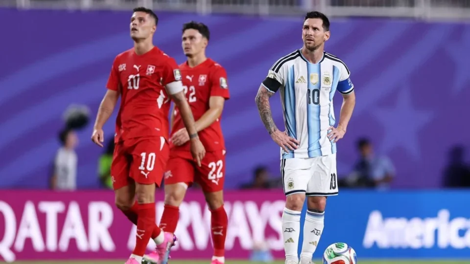 Argentina supera a Suíça na prorrogação e encara a Inglaterra por vaga na final